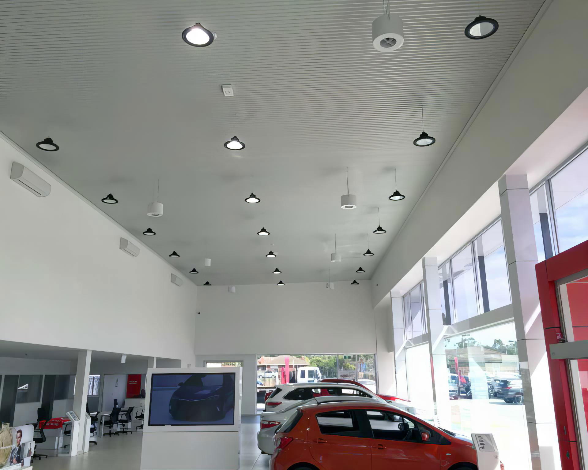 Efficient Heating and Cooling Solution for Toyota Kilmore Car Showroom with Airius Retail Series Fans