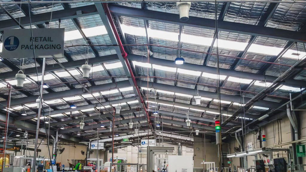 Destratification fans for packing center